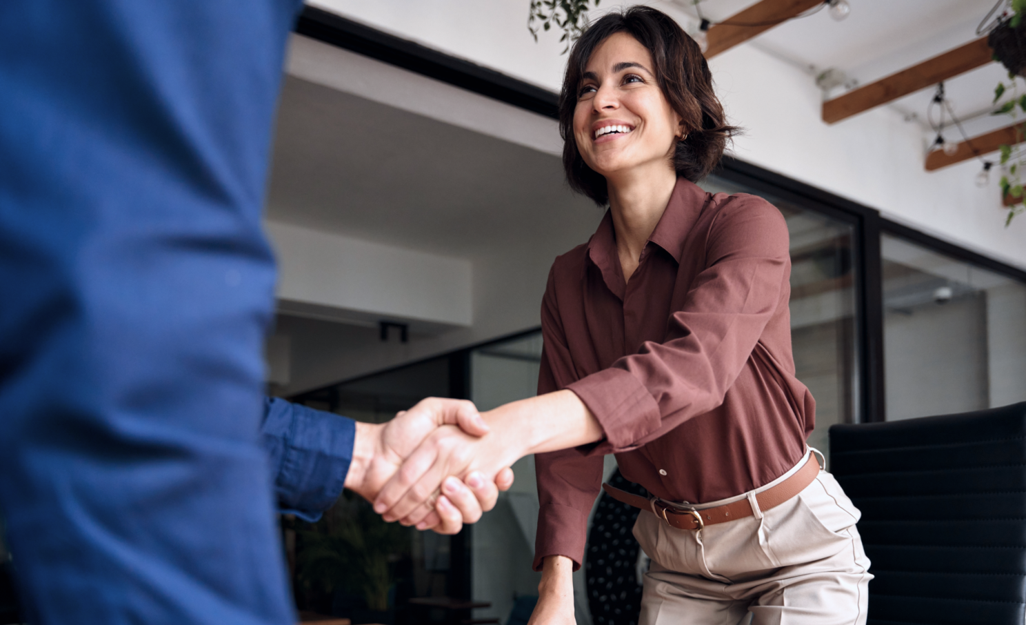 Size=Desktop XL, Image=Intermediaries